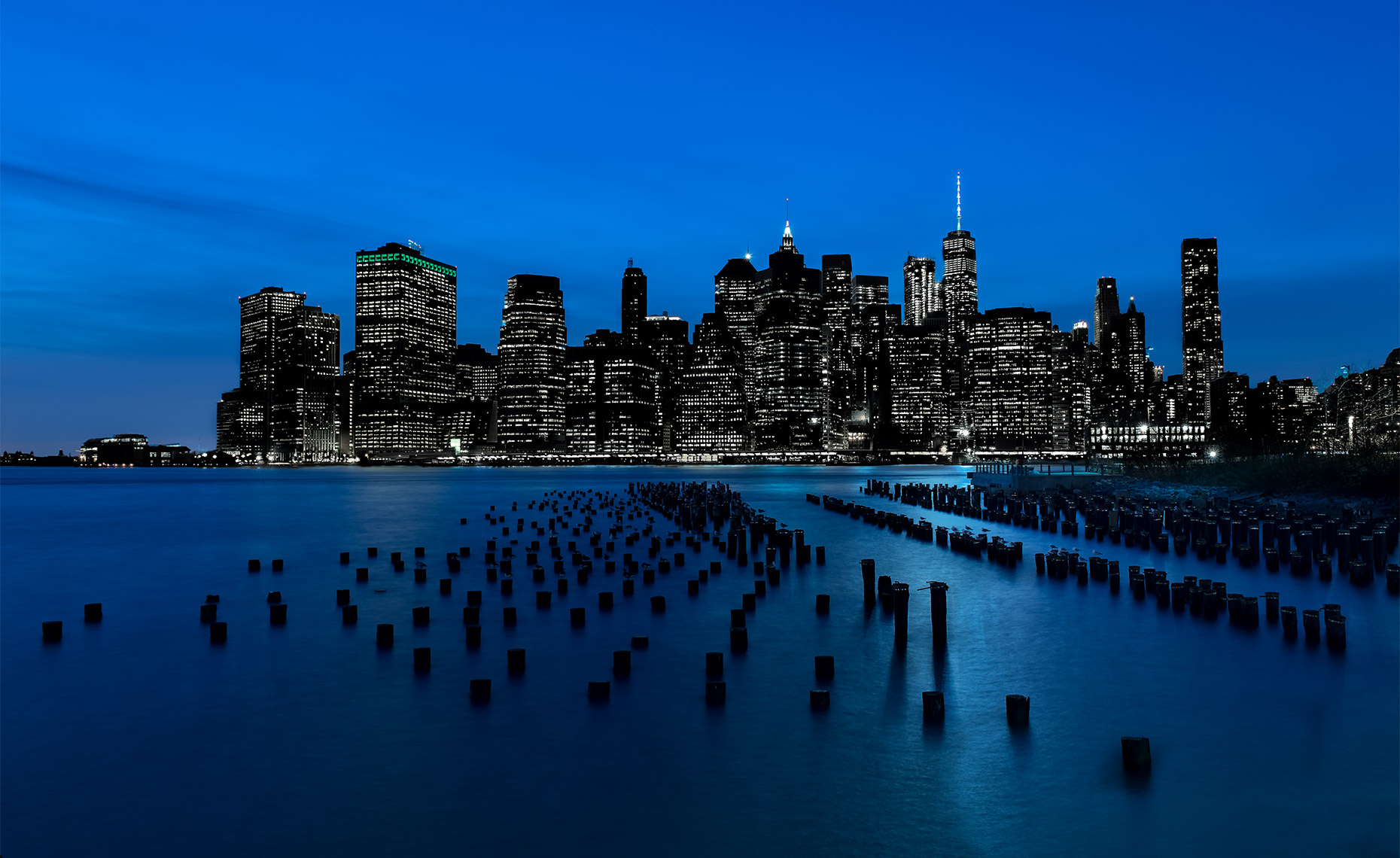 New-York-Postcard-of-Downtown-Skyline-at-Night