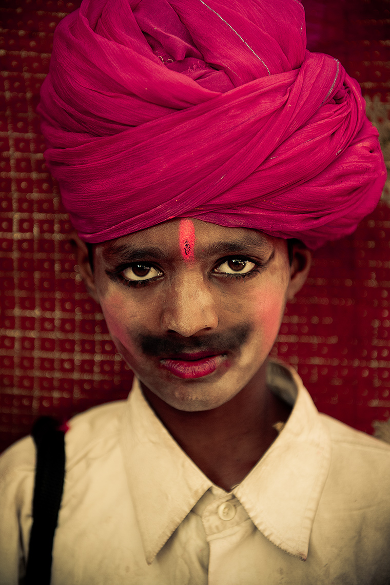 boy_with_turban_pushkar_camel_fair_Rajastan, India