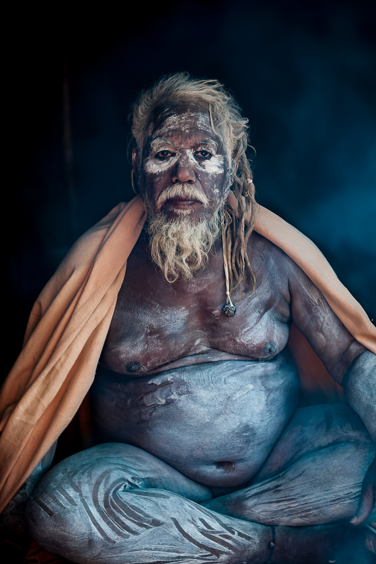 naked_sadhu_in_kumbh_mela_india